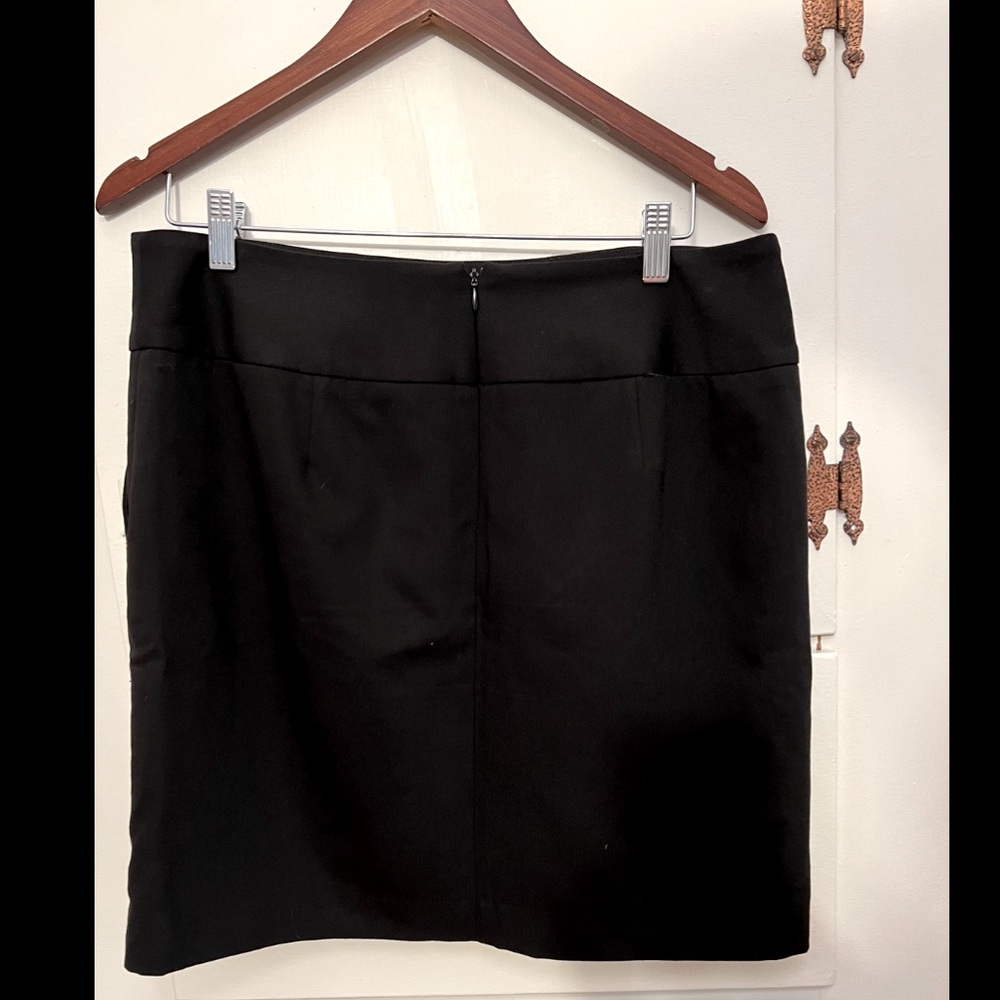 LOFT black pencil skirt, size 12P